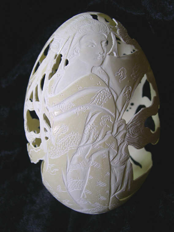 Nandu egg carving - Christel Assante